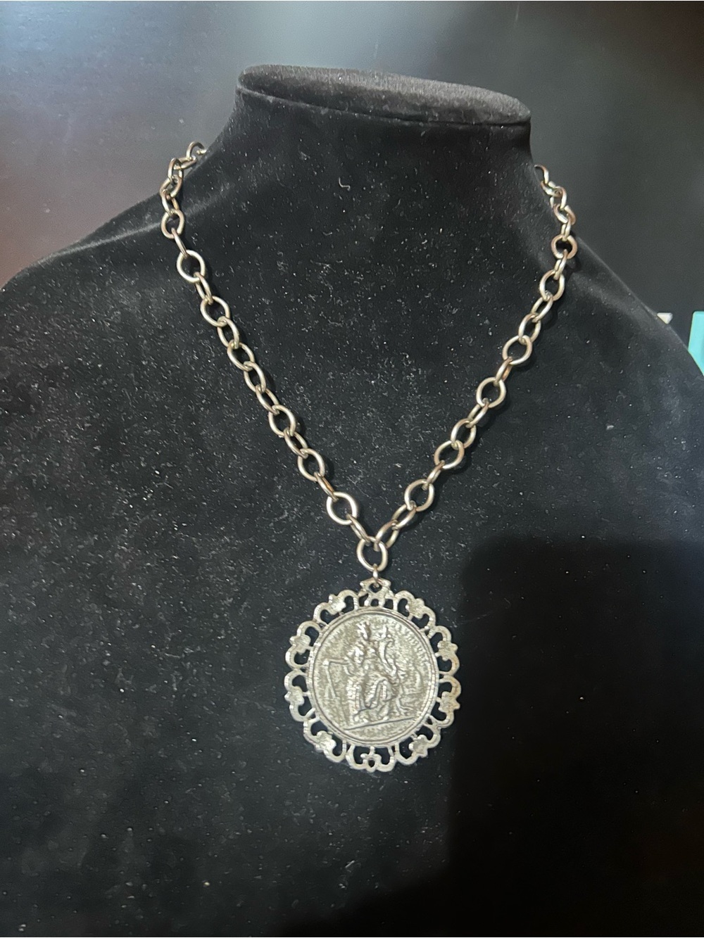 Yochi NY Vintage Coin Medallion Pendant Chain Necklace Silver Tone Statement